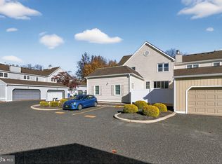 1037 Society Hl, Cherry Hill, NJ 08003
