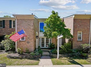 2087 Hopewood Dr, Falls Church, VA 22043