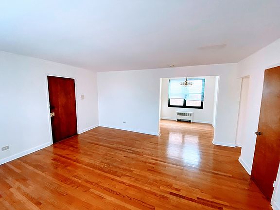 4th image of 2841 W Rosemont Ave APT 3W