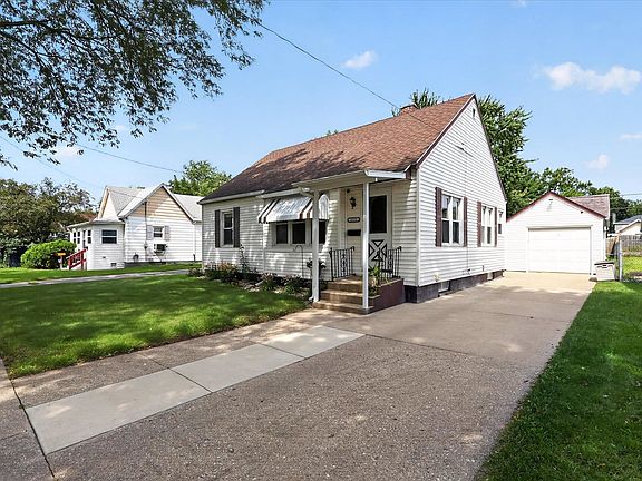 4th image of 1513 Forest Ave