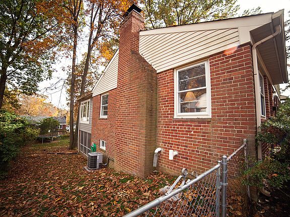 5th image of 3241 Norfolk Ln
