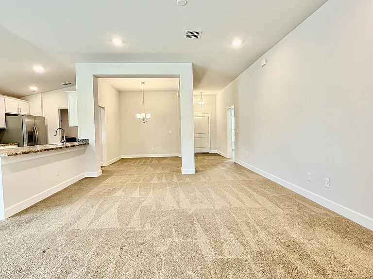 633 W Rexford Dr — Photo 25
