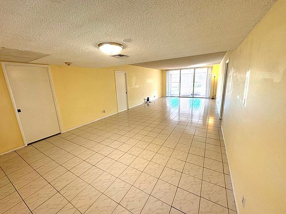 3rd image of 901 Cypress Terrace #103