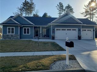 3705 Crest Ridge Ct, Eau Claire, WI 54701