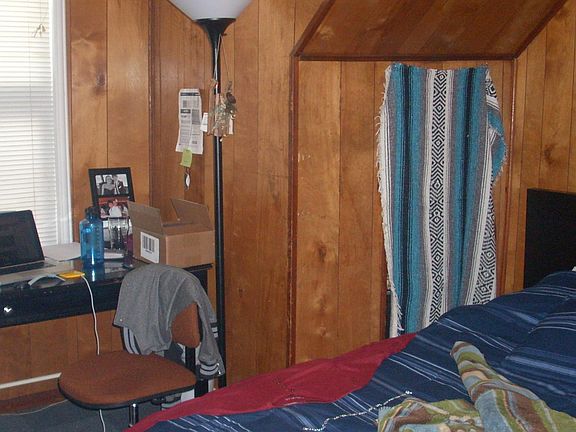 3rd image of 515 15th Ave SE APT 4