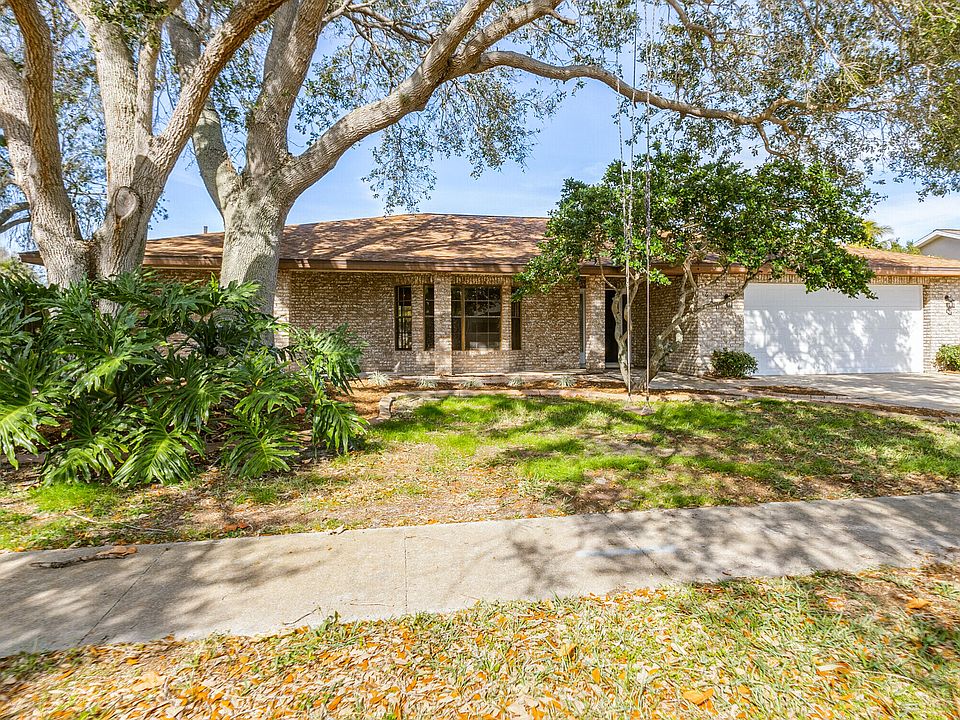 1st image of 680 S Hedgecock Sq