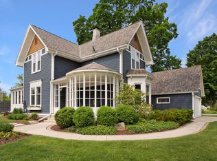 901 W Wisconsin Ave, Oconomowoc, WI 53066