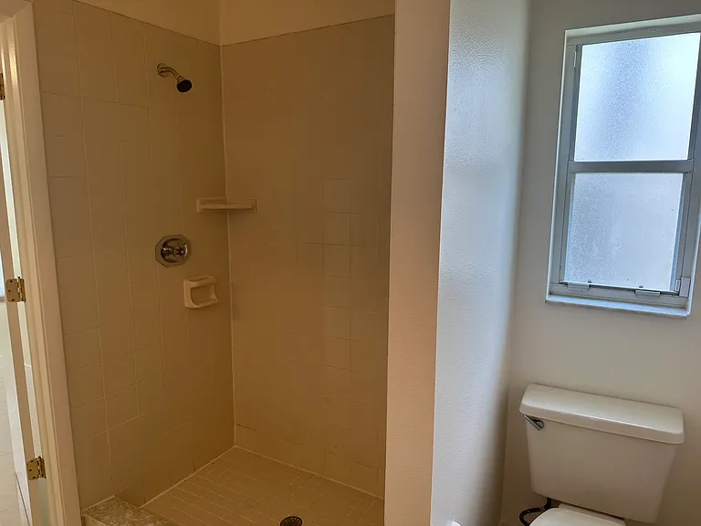5915 Taywood Dr — Photo 24