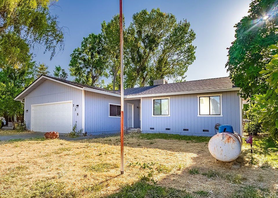 1st image of 735 Bass Ln