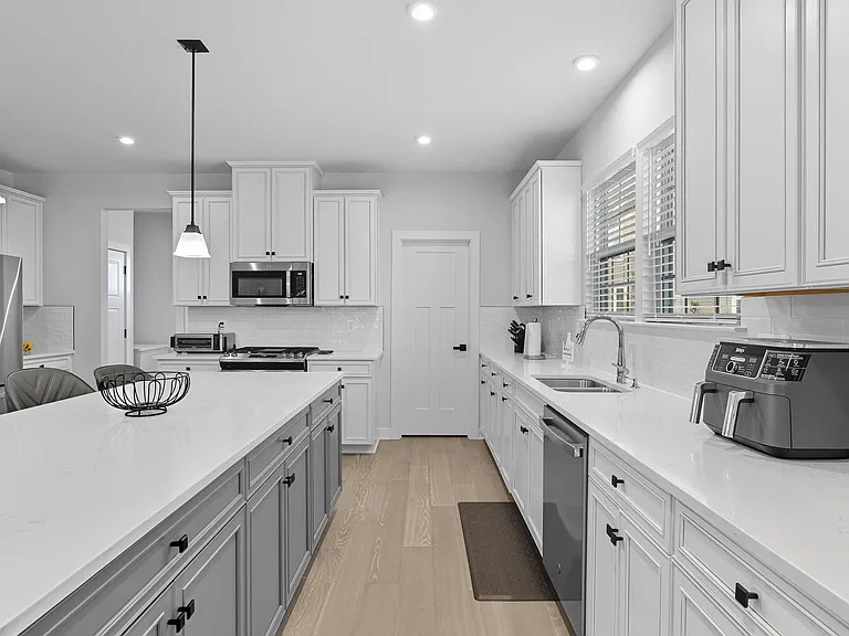 10706 Green Leaf Run — Photo 11