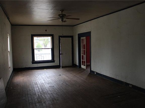 3rd image of 510 W 6th St