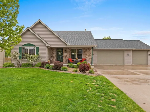 1603 Pine Tree Ln, Luxemburg, WI 54217