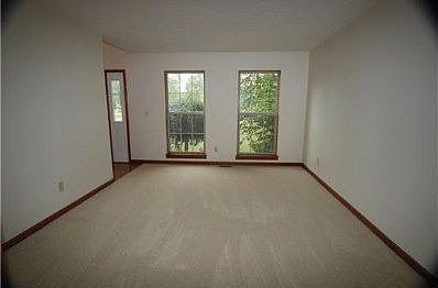 4th image of 220 Grove St