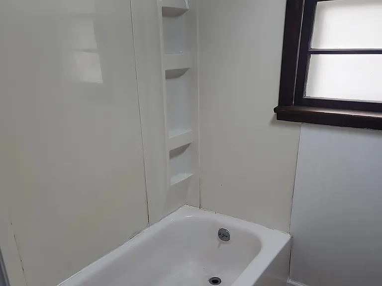 33 1/2 C St — Photo 9