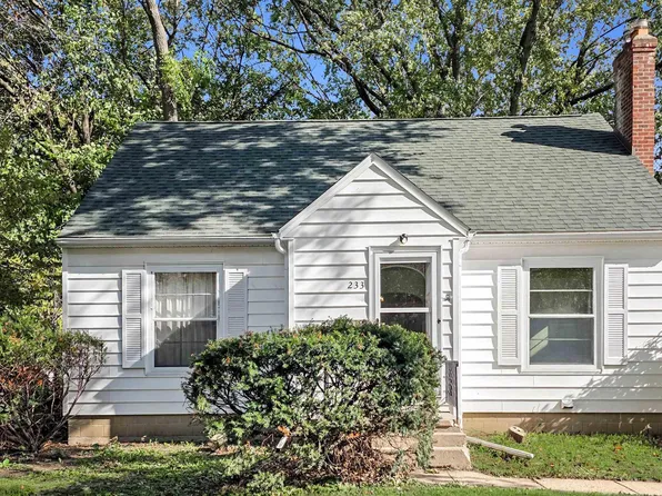 233 Derbyshire Rd, Waterloo, IA 50701