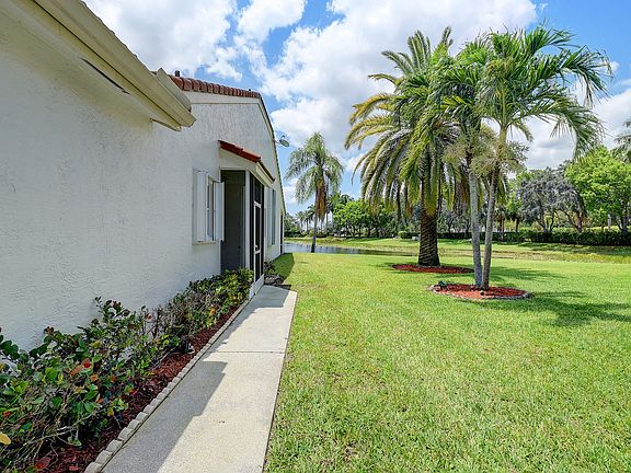 4th image of 15437 Lake Gardenia Place