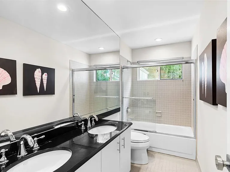10 Fox Hollow Dr — Photo 16