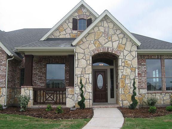 3rd image of 722 Meadowlark Dr