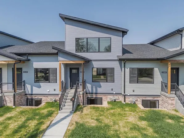 212 South Dewey Avenue, Reedsburg, WI 53959