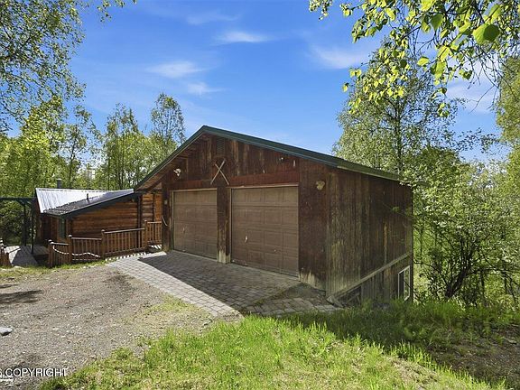 4th image of 20910 Country View Dr