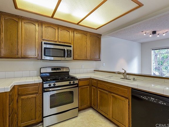 3rd image of 1246 W Park Western Dr