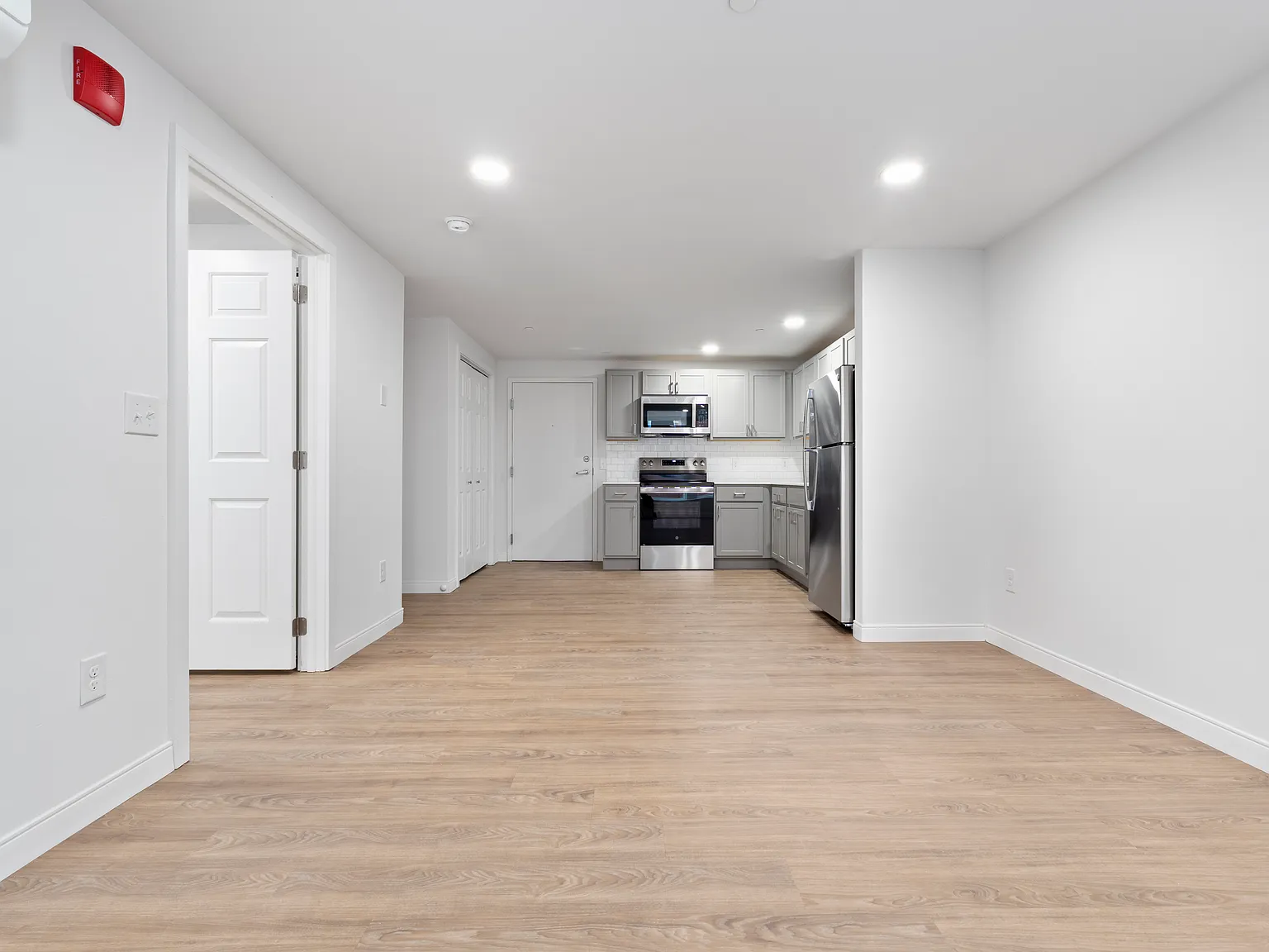 Hamilton Apartments — Photo 2