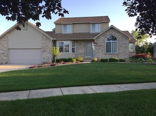 1904 Dorchester Dr, Commerce Township, MI