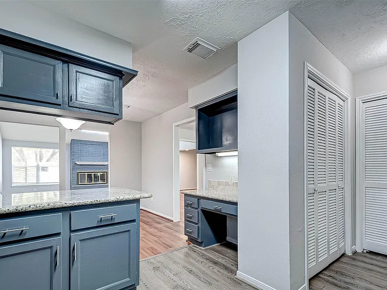 2723 Colony Dr — Photo 20