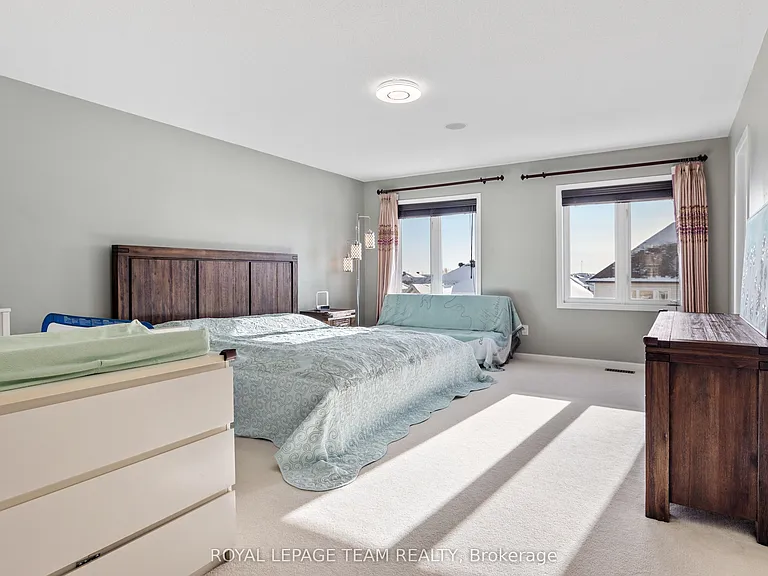 212 Huntsville Dr — Photo 15