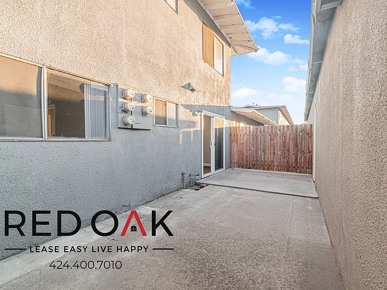 660 S Riverside Ave #D — Photo 9