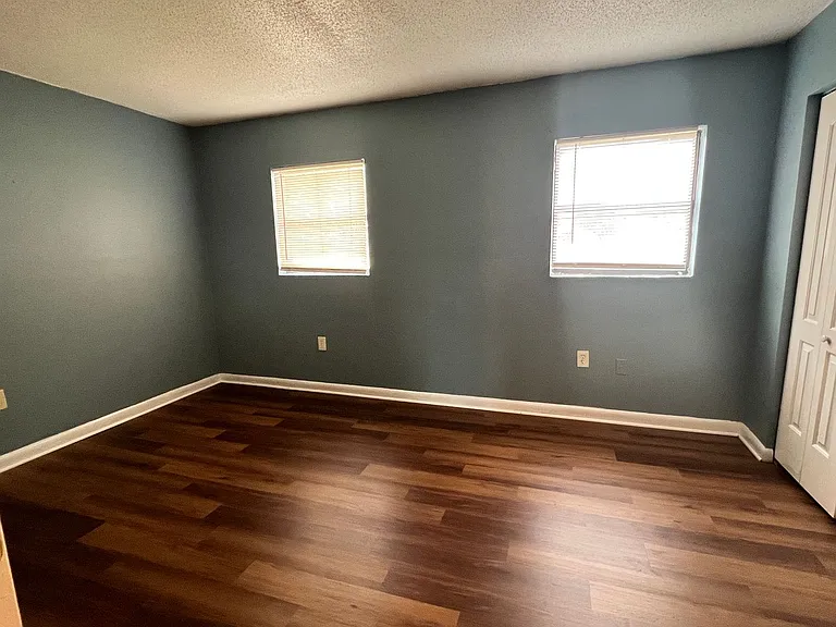 1030 W Walnut St — Photo 18