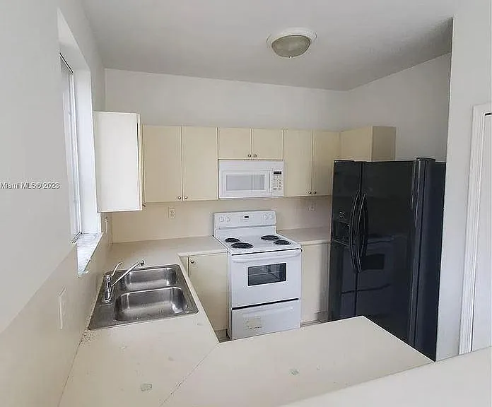 2742 SE 16th Ave #165 — Photo 18
