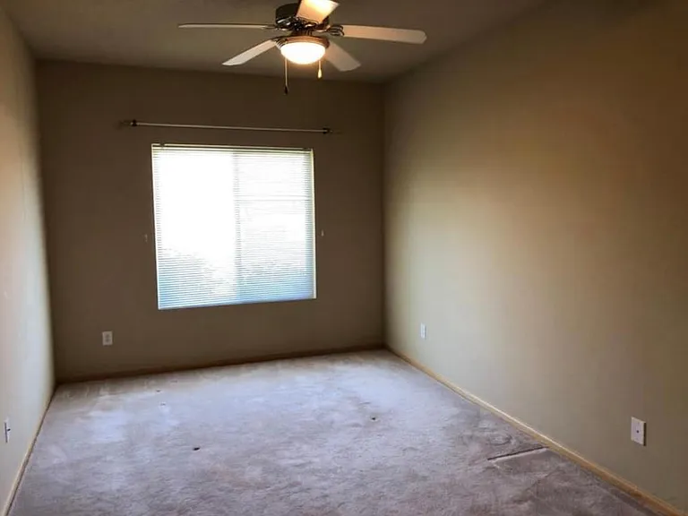 1805 SW White Birch Cir #5 — Photo 2