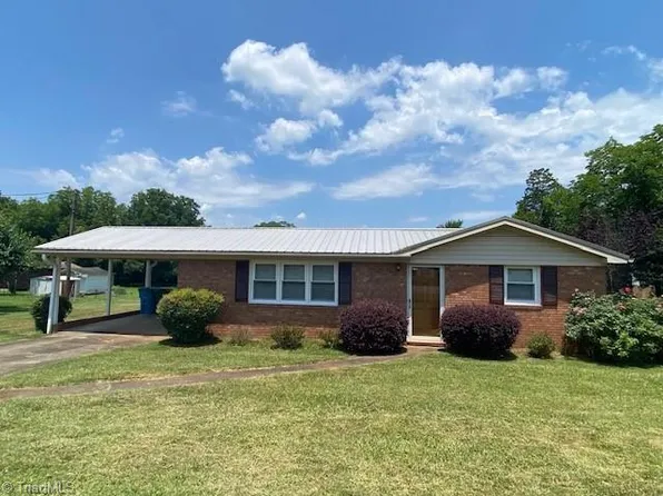 92 W Noell Ave, Denton, NC 27239
