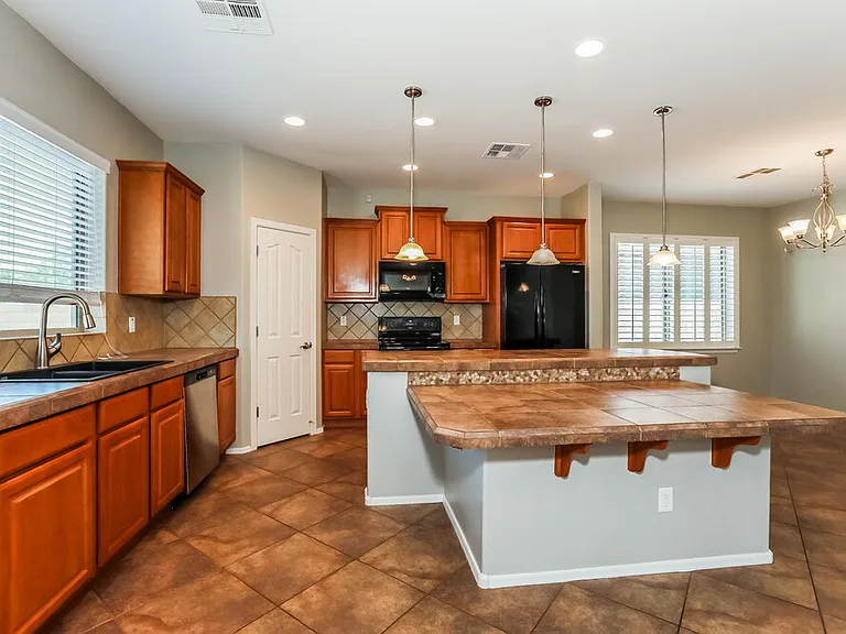 4056 E Alamo St — Photo 9