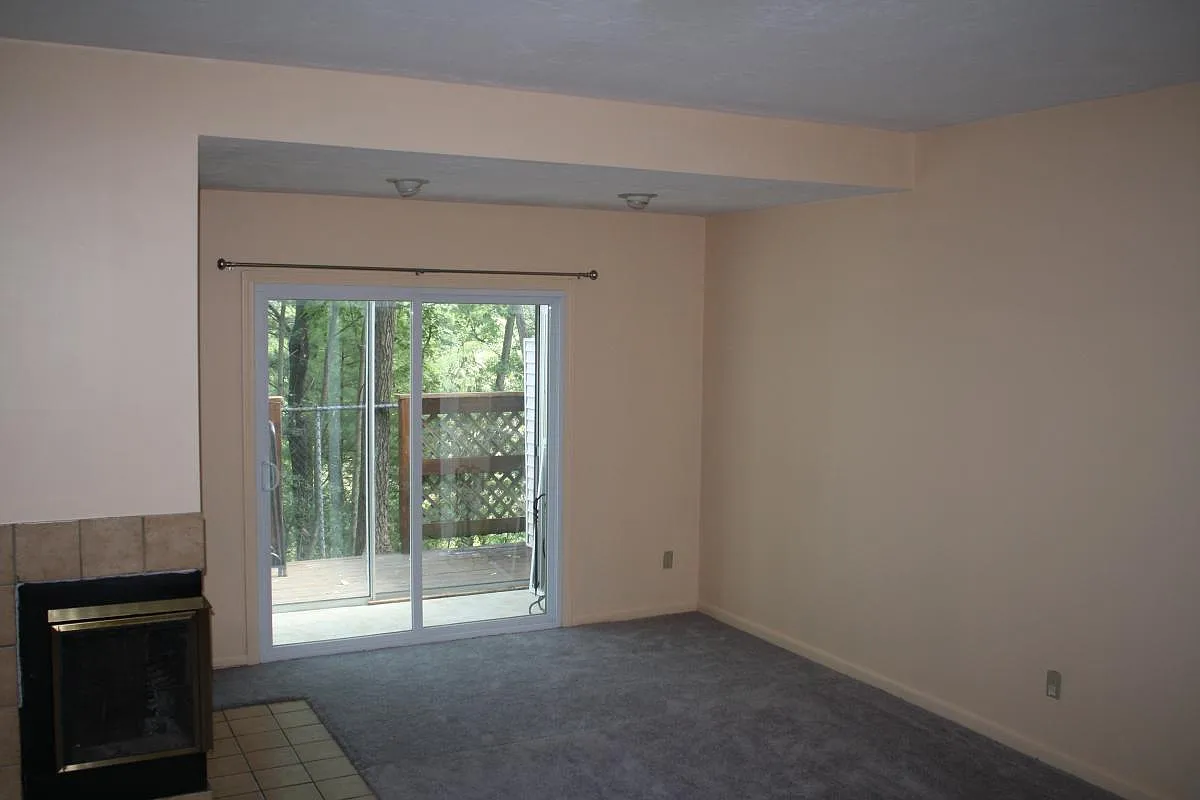 2 bed, 1500 sqft, $2,400 — Photo 2