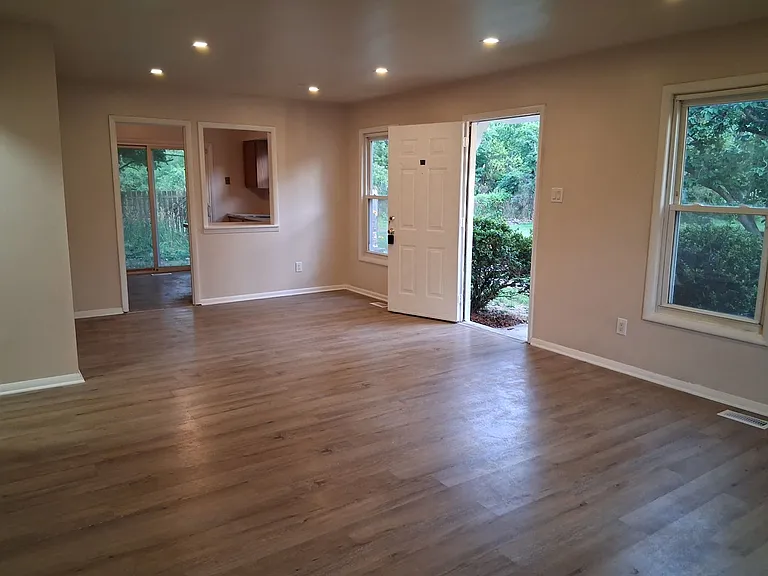 20 Maureen Ct — Photo 3
