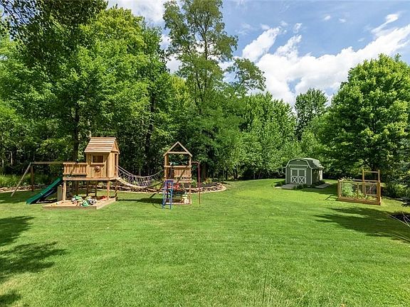 4th image of 7540 Wentworth Ln