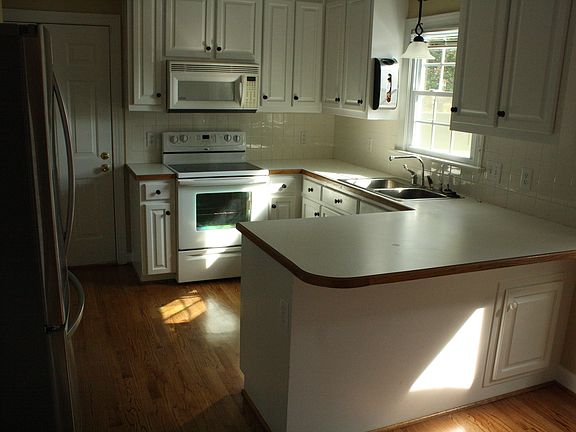 5th image of 4609 Gomar Ln