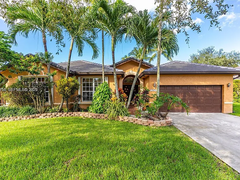 15875 SW 149th Ln — Photo 1