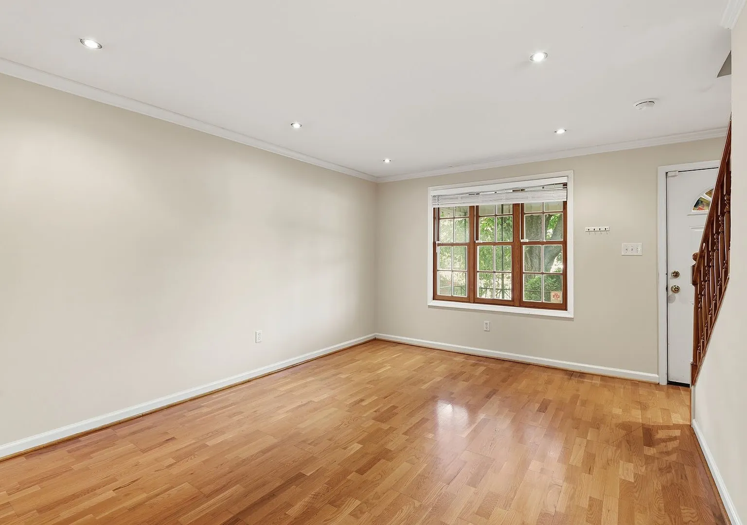 Welcome to 627 N Alfred Street, a beautifully refreshed townhome in the heart of historic Old Tow... — Photo 4