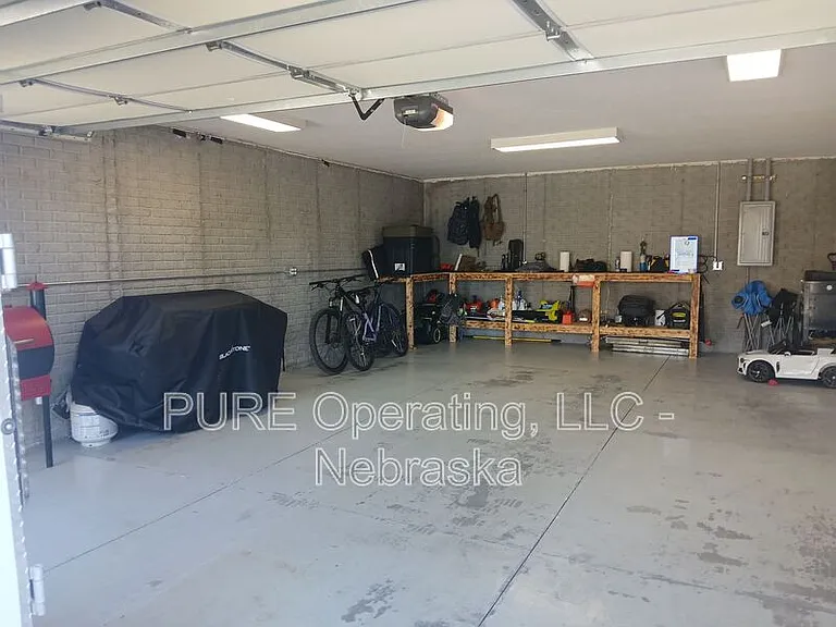 7605 N 92nd Ave — Photo 30