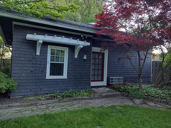 5th image of 11620 Edgewater Dr