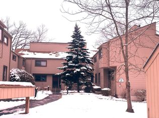20 Greenbriar Dr APT F, Farmington, CT 06032