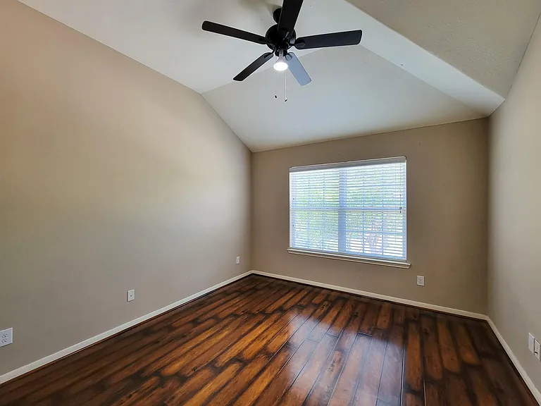 20931 Flower Croft Ct — Photo 13