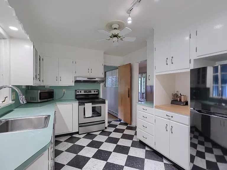 376 Arbor Rd — Photo 11