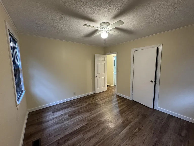 1782 Eveline Ave — Photo 6