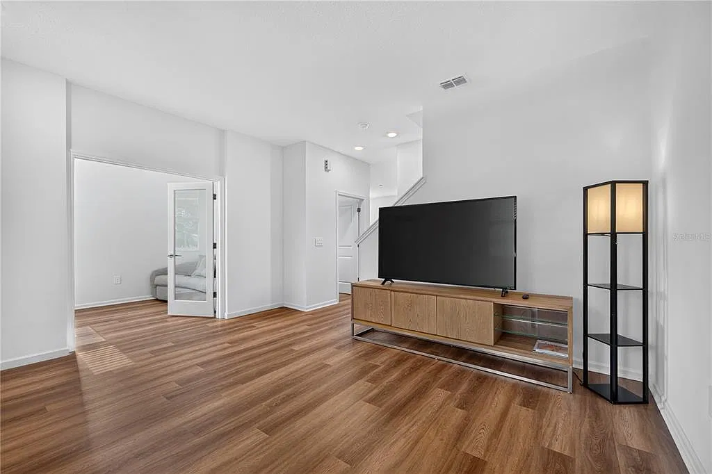 3 bed, 2.5 bath, 1755 sqft, $3,000 — Photo 4