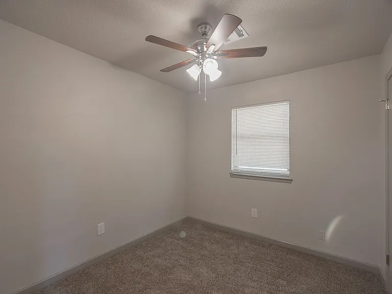 229 Bainbridge Rd — Photo 7
