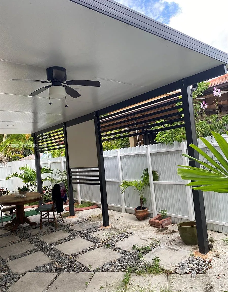 3 bed, 2.0 bath, 2147 sqft, $2,800 — Photo 4